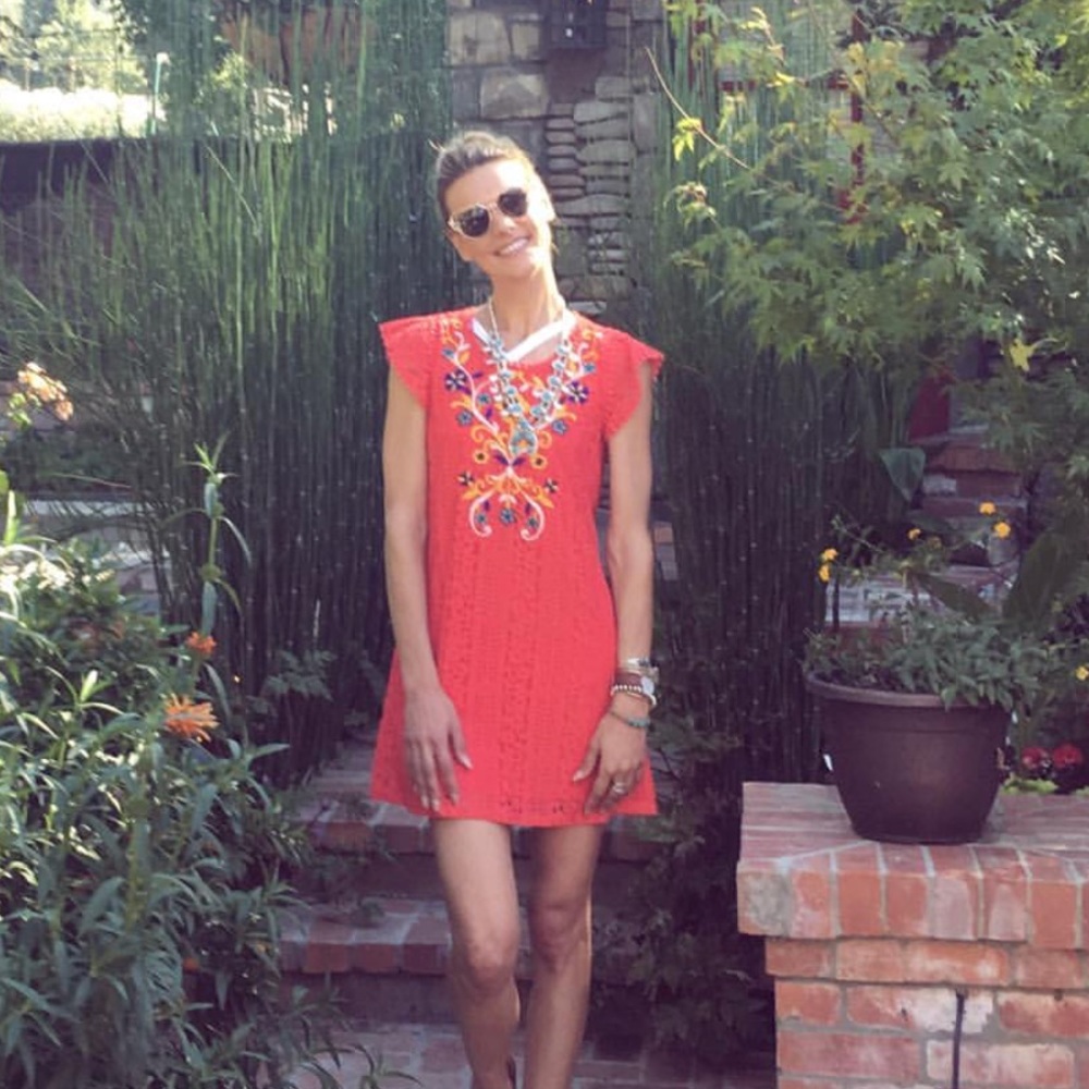 Adorable eyeshadow Embroidered Lace Dress - M